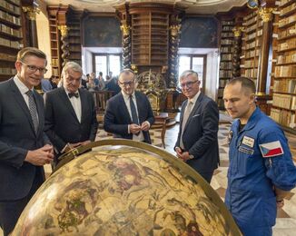 Podpis memoranda o spolupráci na projektu Česká cesta do vesmíru / Foto: Pavel Dvořák