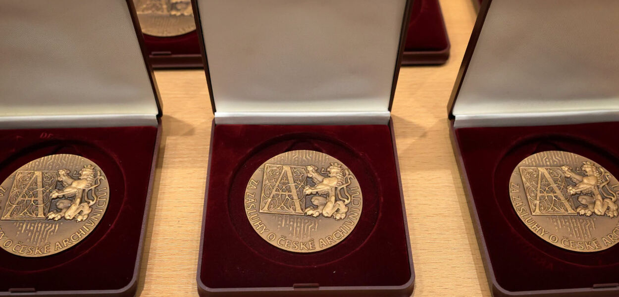 Medaile Za zásluhy o české archivnictví