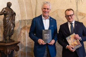 Návštěva velvyslance Spojených států amerických v Národní knihovně ČR